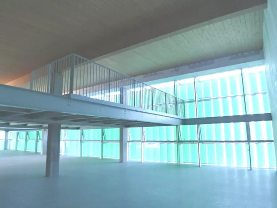 Immagine 17 di Attività commerciale in vendita  in VIA MAMELI a Vimercate