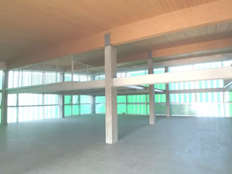 Immagine 18 di Attività commerciale in vendita  in VIA MAMELI a Vimercate