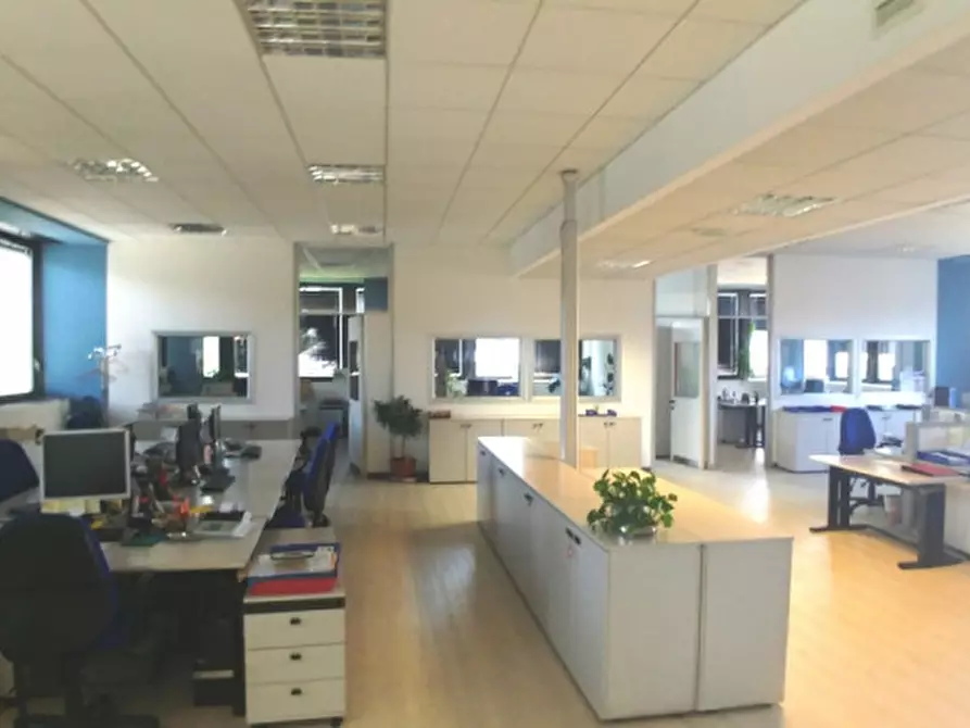 Immagine 19 di Ufficio in affitto  in VIA GALLARATE a Milano