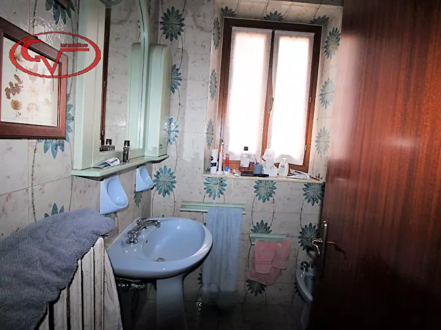 Immagine 25 di Palazzo in vendita  in mercatale valdarno a Montevarchi