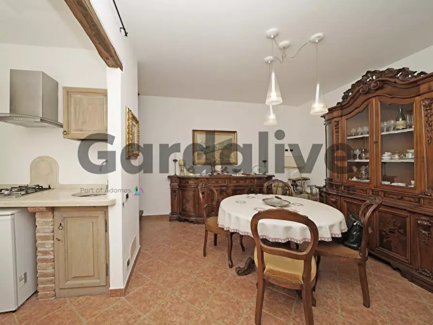 Immagine 3 di Casa bifamiliare in vendita  in Castello di Padenghe a Padenghe Sul Garda