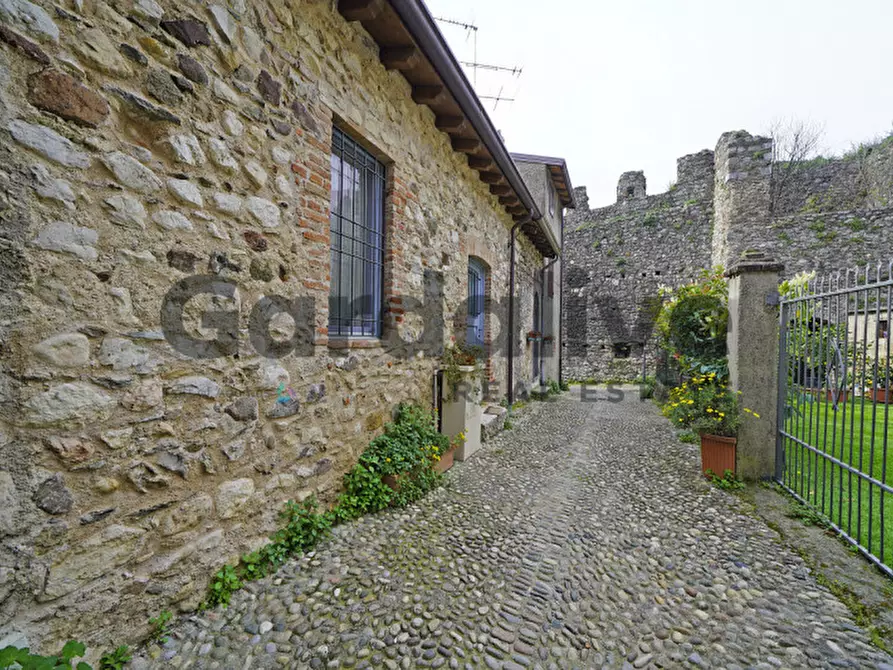 Immagine 17 di Casa bifamiliare in vendita  in Castello di Padenghe a Padenghe Sul Garda