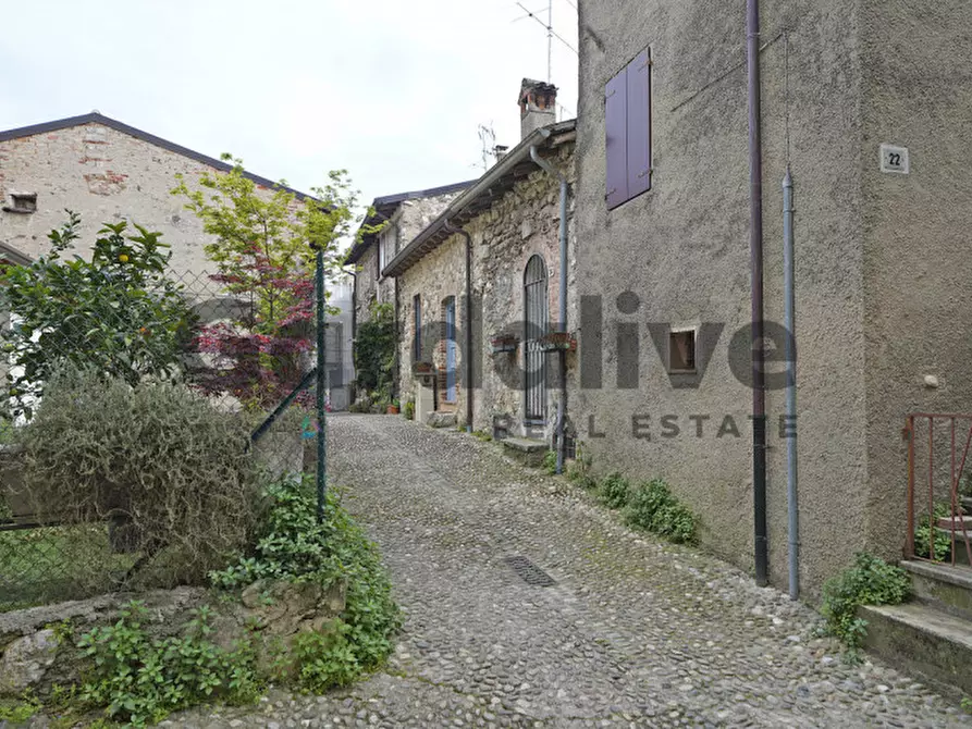 Immagine 18 di Casa bifamiliare in vendita  in Castello di Padenghe a Padenghe Sul Garda