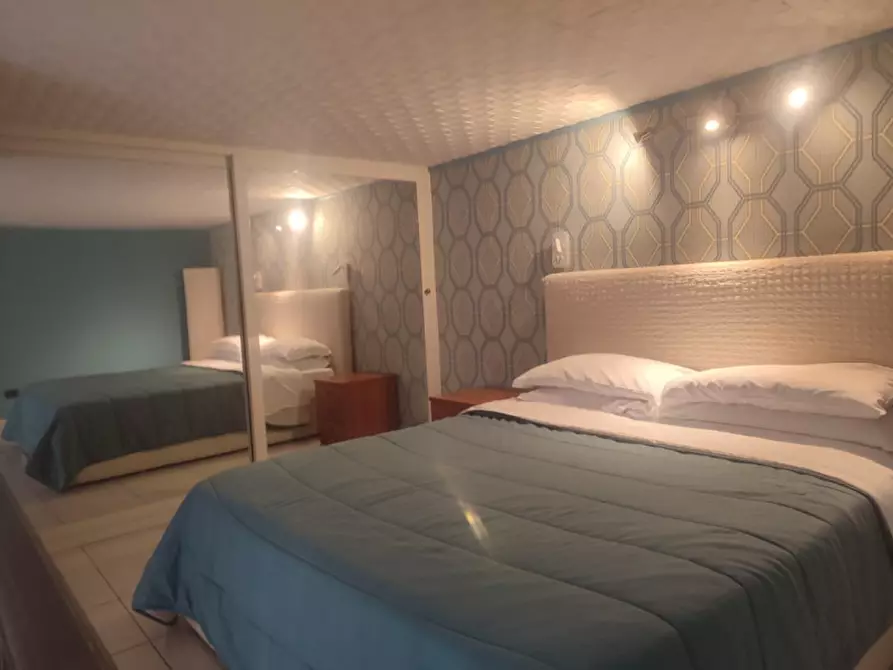 Immagine 21 di Appartamento in affitto  in Via A. Poerio a Napoli