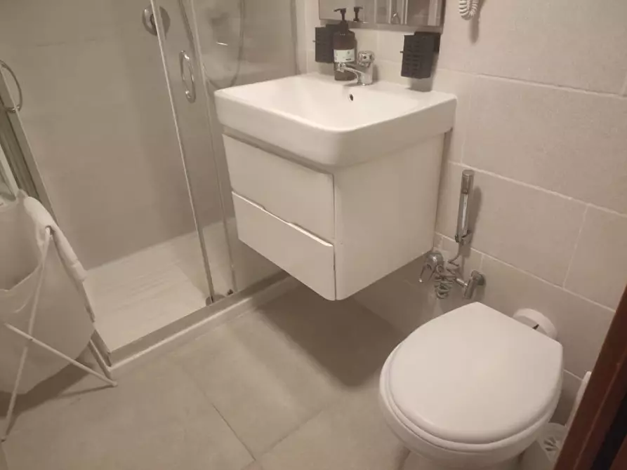 Immagine 26 di Appartamento in affitto  in Via A. Poerio a Napoli