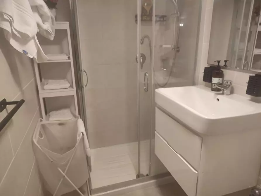 Immagine 27 di Appartamento in affitto  in Via A. Poerio a Napoli