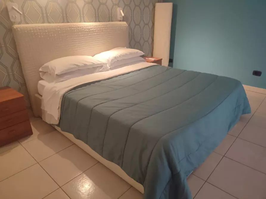 Immagine 28 di Appartamento in affitto  in Via A. Poerio a Napoli