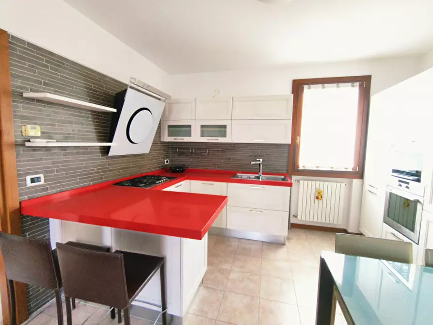 Immagine 5 di Appartamento in vendita  in via Montegrotto a Abano Terme