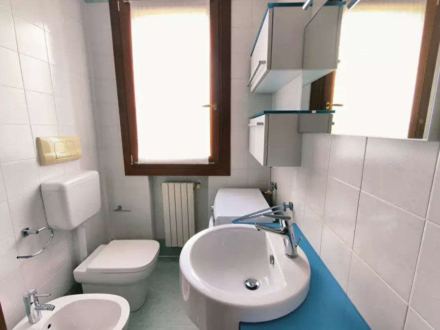 Immagine 6 di Appartamento in vendita  in via Montegrotto a Abano Terme