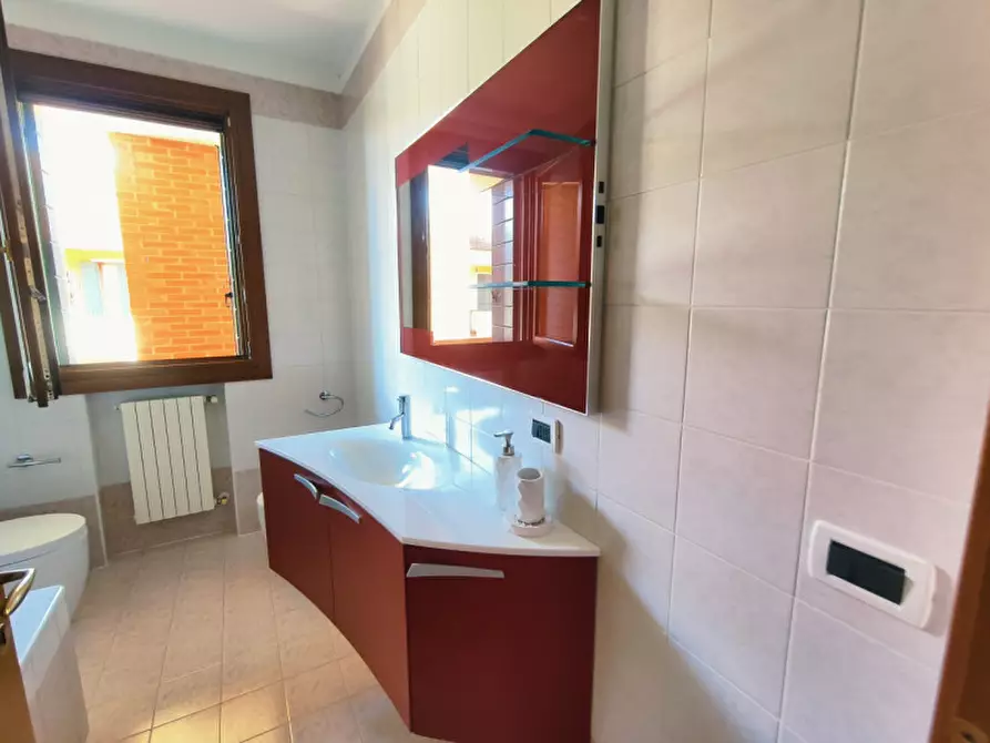 Immagine 7 di Appartamento in vendita  in via Montegrotto a Abano Terme