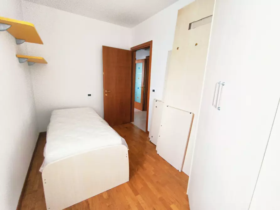 Immagine 11 di Appartamento in vendita  in via Montegrotto a Abano Terme