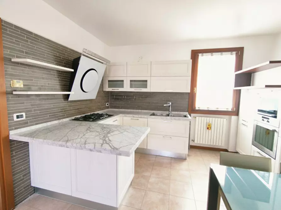 Immagine 23 di Appartamento in vendita  in via Montegrotto a Abano Terme