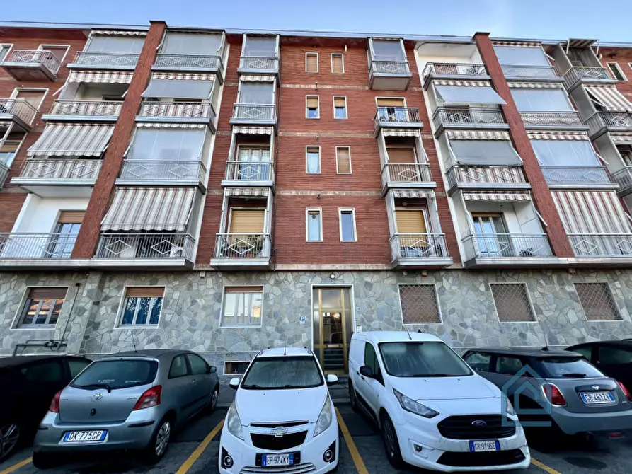Immagine 1 di Appartamento in vendita  in Via Ugo Ceresero 12/5 a Torino
