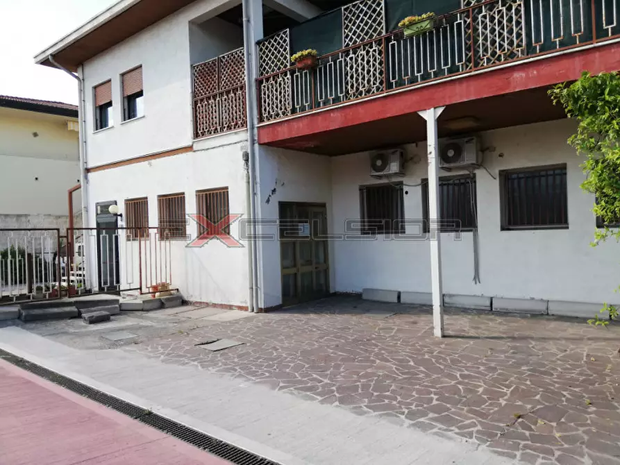 Immagine 2 di Negozio in affitto  a Cavarzere