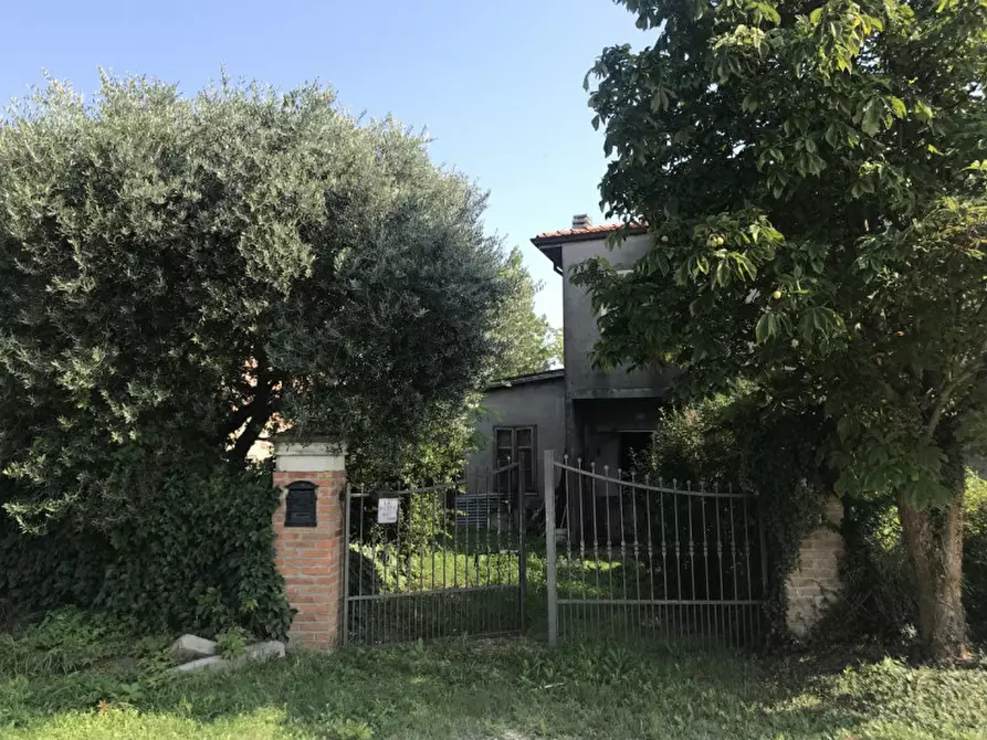 Immagine 1 di Casa indipendente in vendita  in VIA FUOGHI a Este