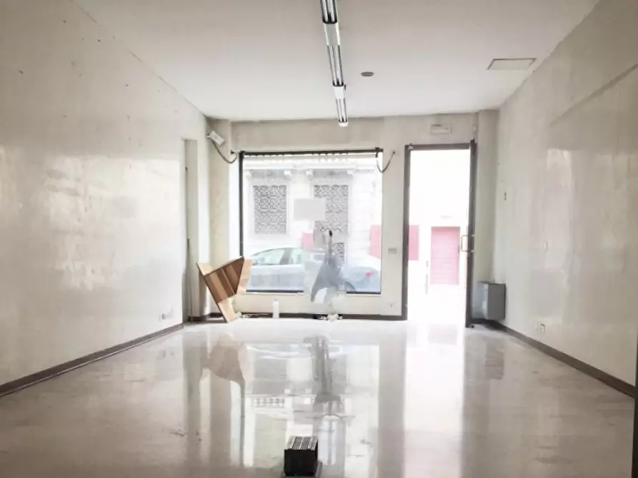 Immagine 3 di Negozio in affitto  in Via Brugnari a Castelfranco Veneto
