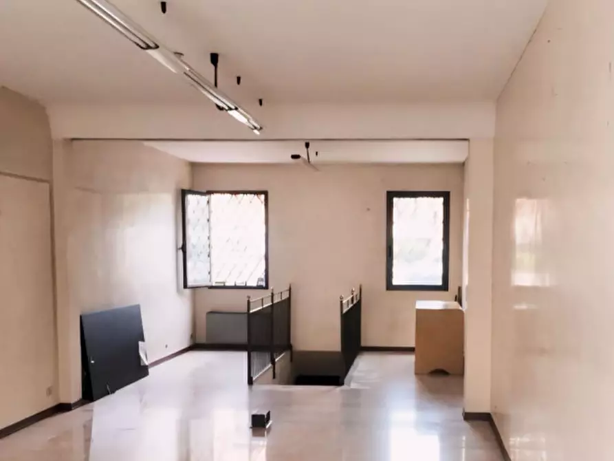 Immagine 6 di Negozio in affitto  in Via Brugnari a Castelfranco Veneto