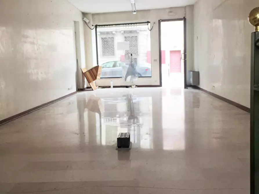 Immagine 9 di Negozio in affitto  in Via Brugnari a Castelfranco Veneto