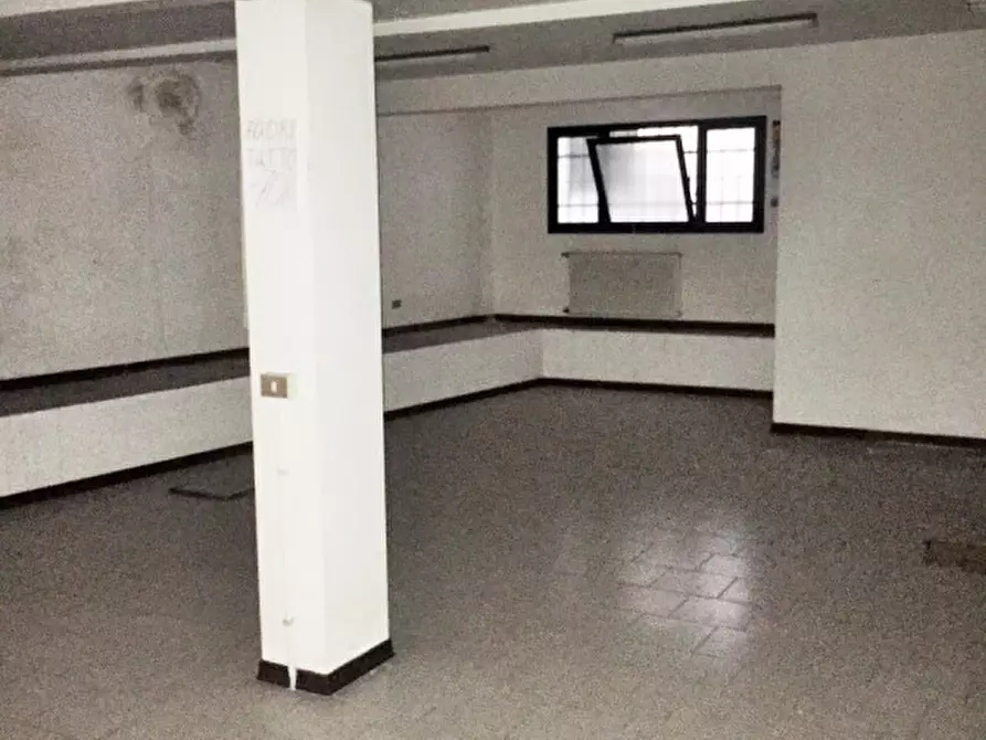 Immagine 11 di Negozio in affitto  in Via Brugnari a Castelfranco Veneto