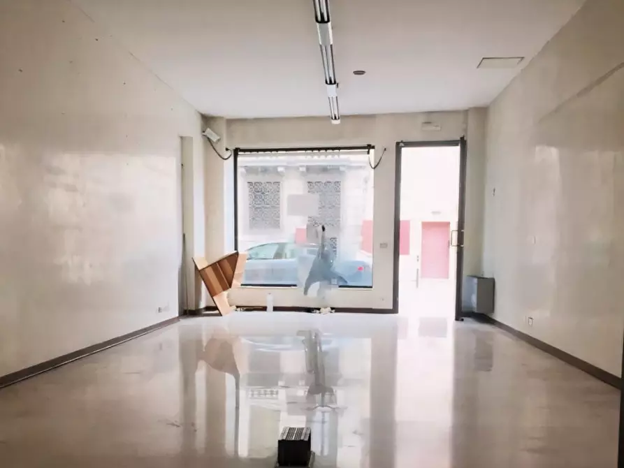 Immagine 22 di Negozio in affitto  in Via Brugnari a Castelfranco Veneto