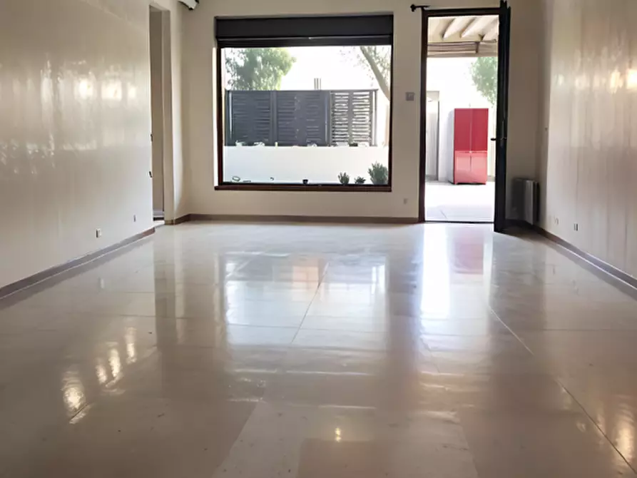 Immagine 29 di Negozio in affitto  in Via Brugnari a Castelfranco Veneto