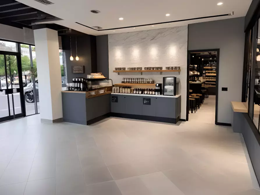 Immagine 4 di Negozio in vendita  in via M. della Salute a Padova