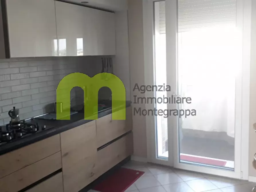 Immagine 2 di Attico in vendita  in Via Della Cerva a Castelfranco Veneto