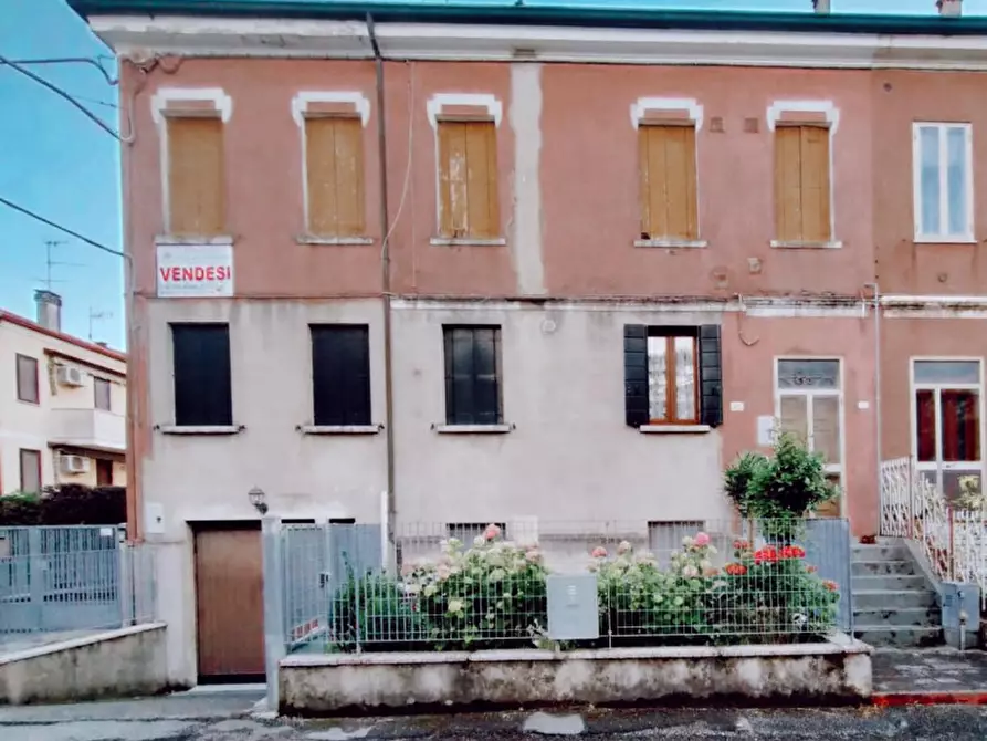 Immagine 1 di Appartamento in vendita  in via Roma a Battaglia Terme