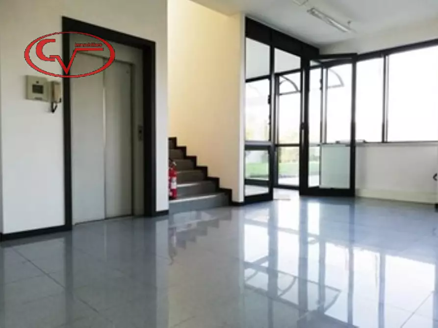 Immagine 2 di Negozio in vendita  in laterina a Laterina Pergine Valdarno