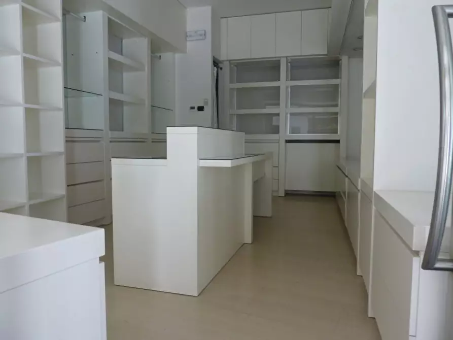 Immagine 3 di Negozio in affitto  in via san vito a Treviso