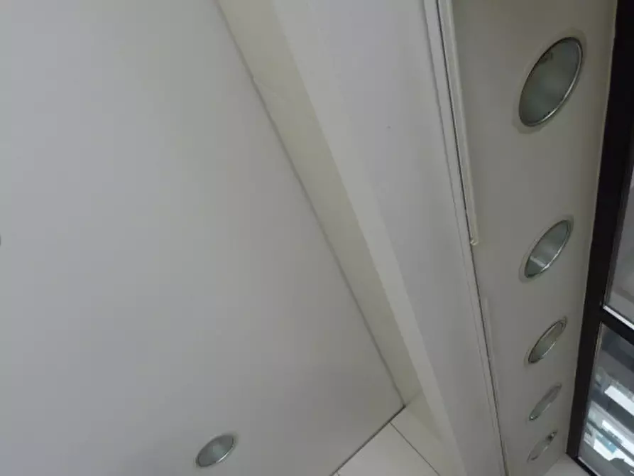 Immagine 11 di Negozio in affitto  in via san vito a Treviso