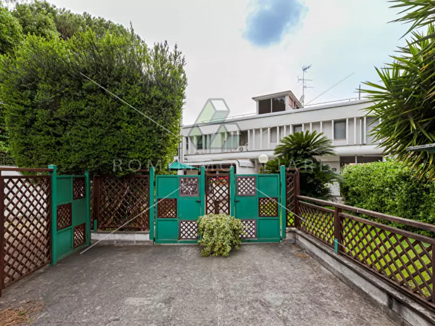 Immagine 22 di Villa in vendita  in Via Pierfranco Bonetti a Roma