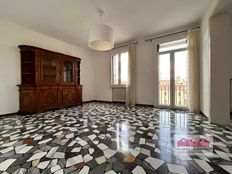 Immagine 4 di Appartamento in affitto  in Piazza del Castello 9 a Vicenza