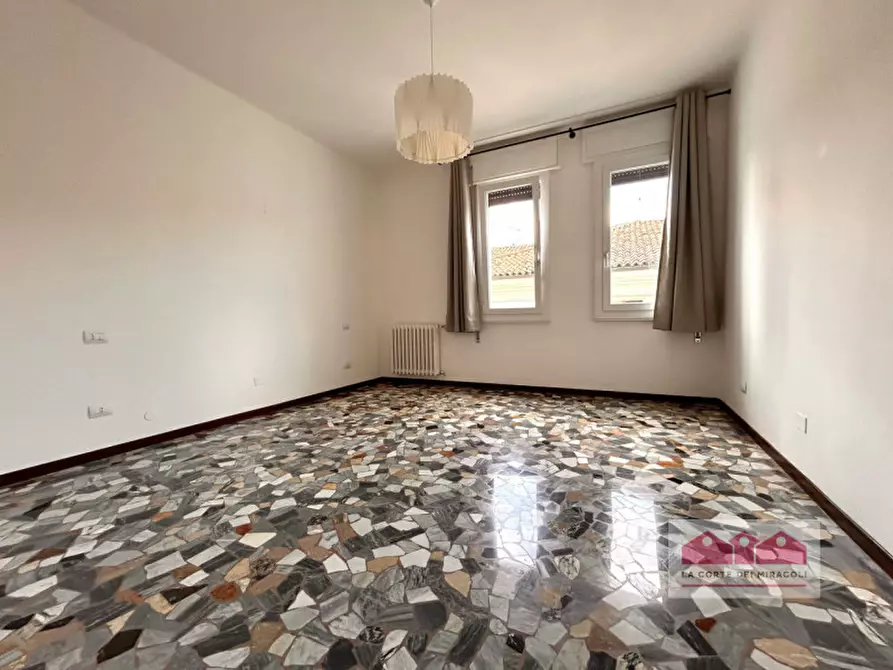 Immagine 9 di Appartamento in affitto  in Piazza del Castello 9 a Vicenza