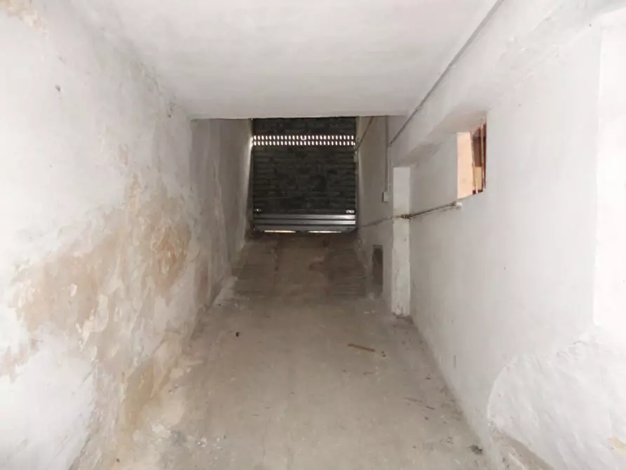 Immagine 4 di Garage in vendita  in VIA XX SETTEMBRE a Modugno