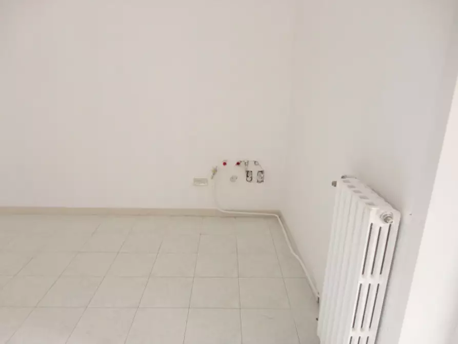 Immagine 21 di Appartamento in vendita  in VIA PORTO TORRES a Modugno