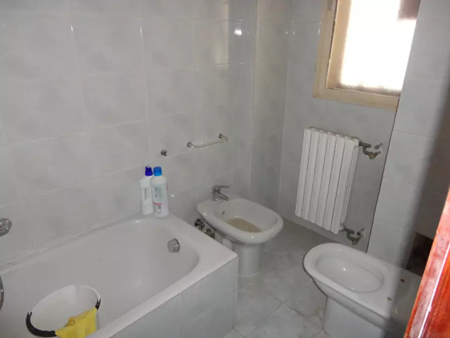 Immagine 24 di Appartamento in vendita  in VIA PORTO TORRES a Modugno