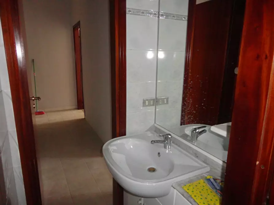 Immagine 25 di Appartamento in vendita  in VIA PORTO TORRES a Modugno