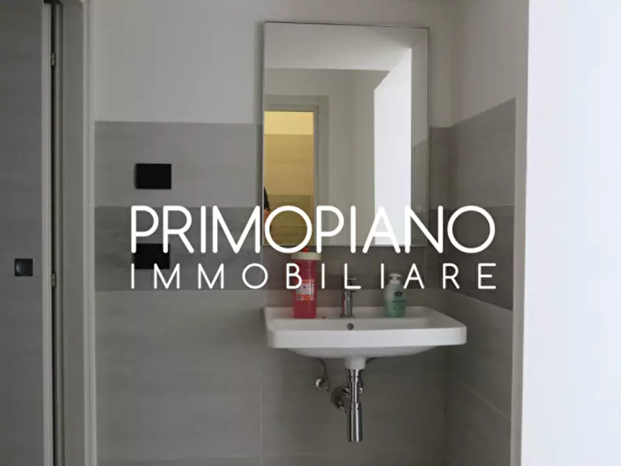 Immagine 16 di Ufficio in affitto  in Portaquila a Trento