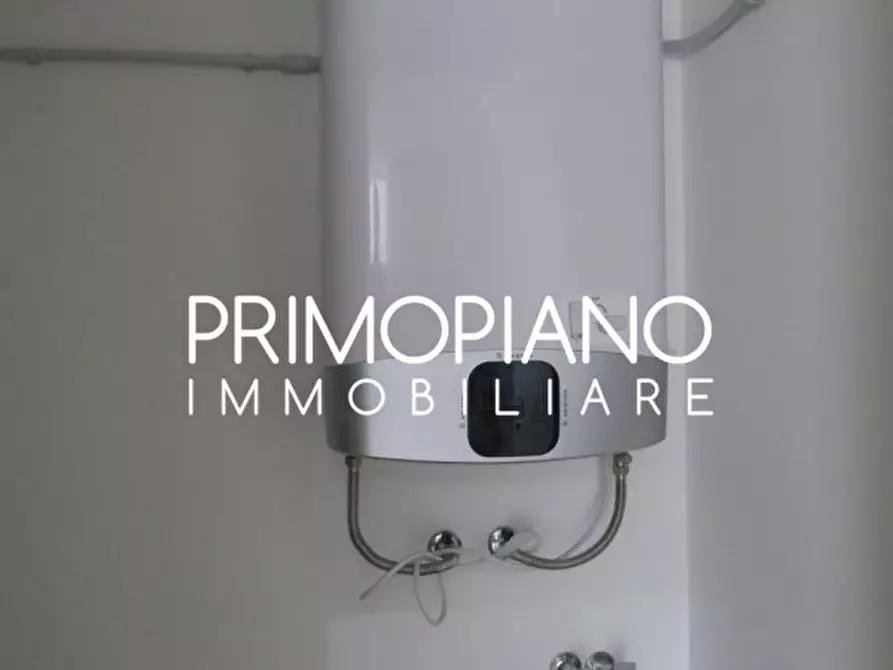 Immagine 17 di Ufficio in affitto  in Portaquila a Trento