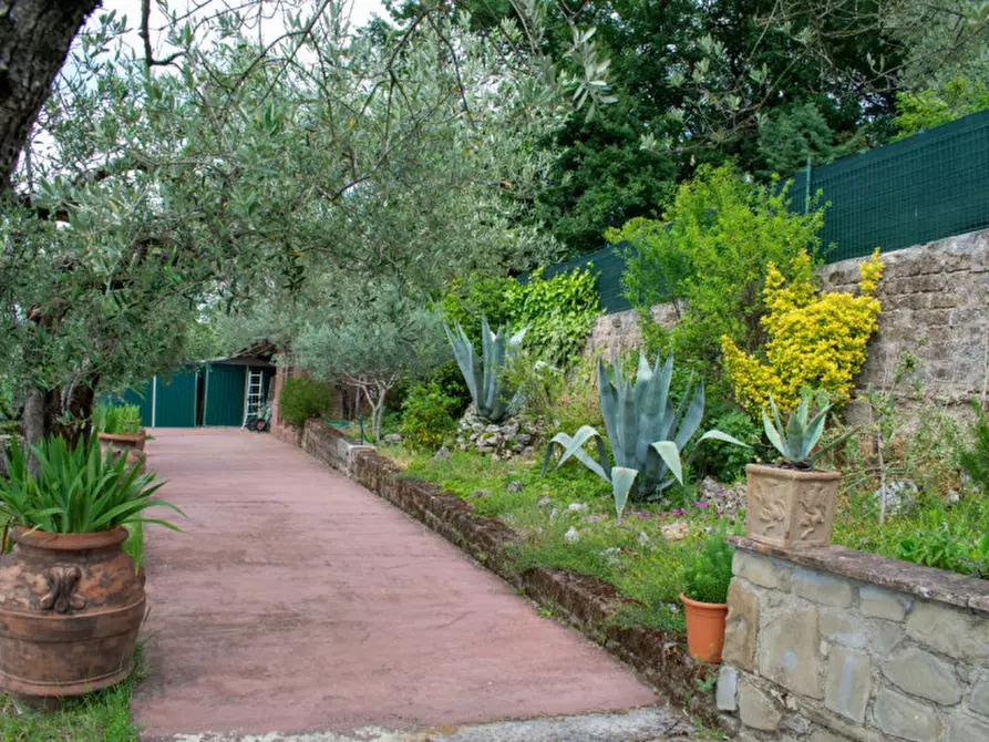 Immagine 49 di Rustico / casale in vendita  in via dell'acquedotto a Torgiano