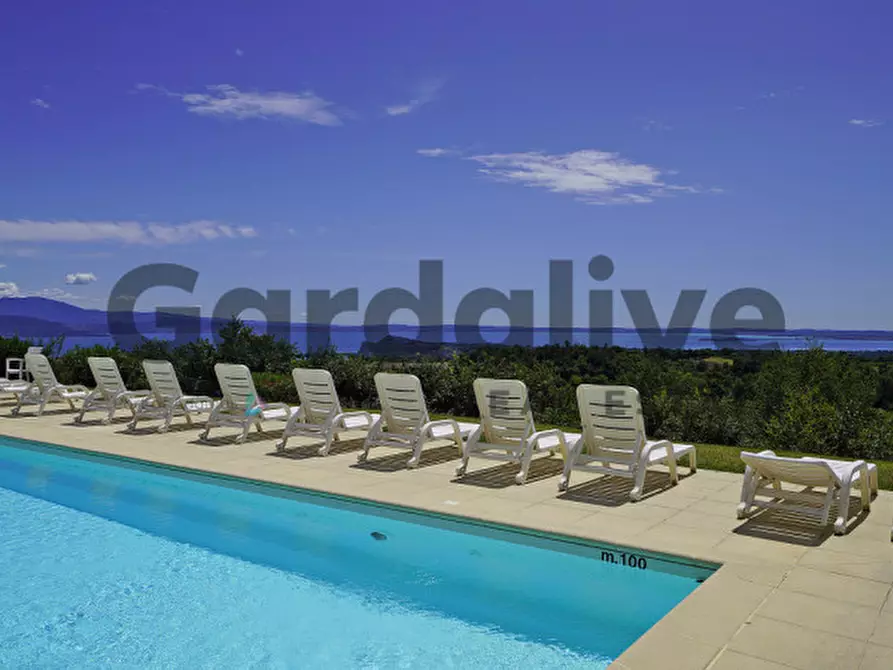 Immagine 1 di Appartamento in vendita  in Via rupestre a Puegnago Sul Garda