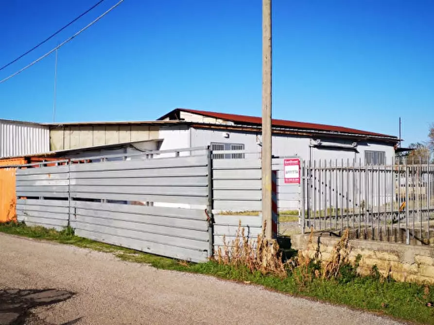 Immagine 7 di Magazzino in affitto  in via maresca a Roma