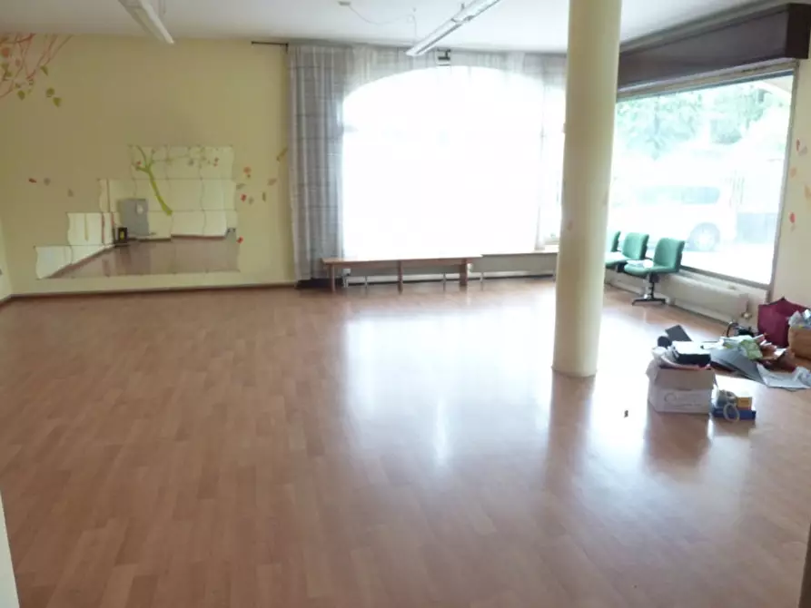 Immagine 16 di Negozio in affitto  in via galvani a Villorba