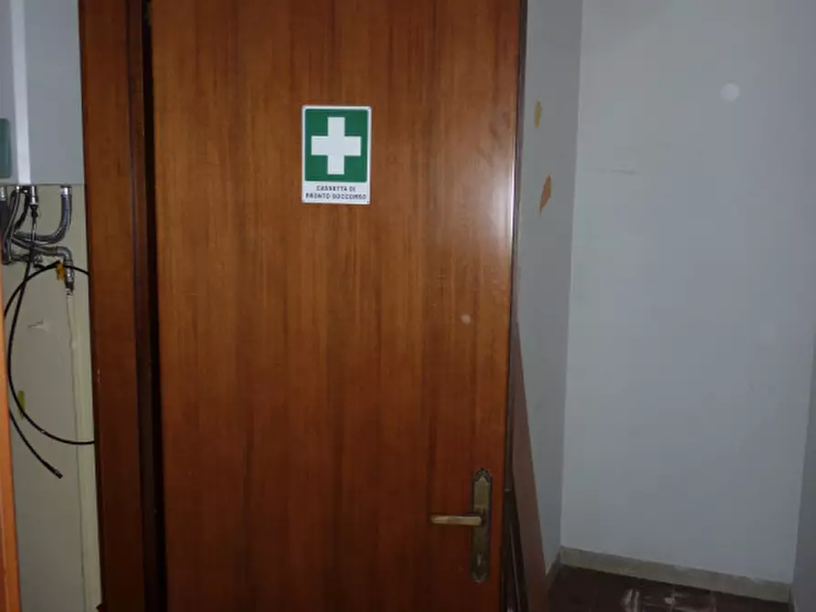 Immagine 37 di Negozio in affitto  in via galvani a Villorba