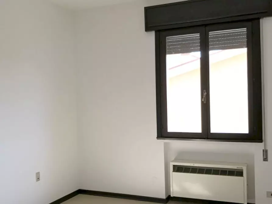 Immagine 21 di Villa in vendita  in via G. Piva a Rovigo
