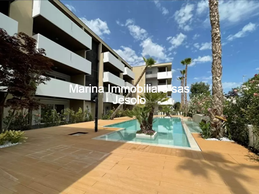 Immagine 3 di Appartamento in vendita  in via verona a Jesolo