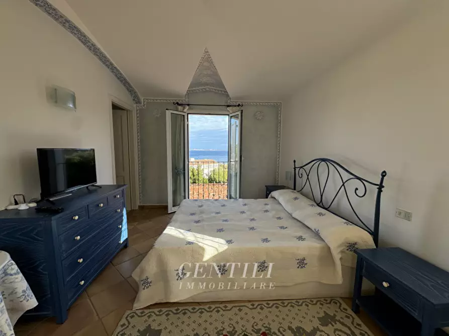 Immagine 9 di Villetta a schiera in vendita  in Cala dei Ginepri a Arzachena