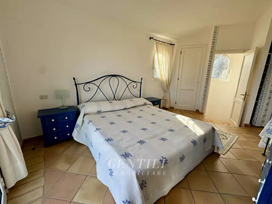 Immagine 11 di Villetta a schiera in vendita  in Cala dei Ginepri a Arzachena