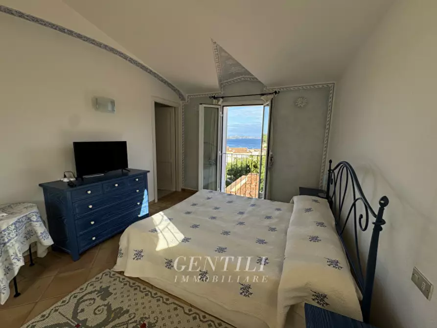 Immagine 12 di Villetta a schiera in vendita  in Cala dei Ginepri a Arzachena